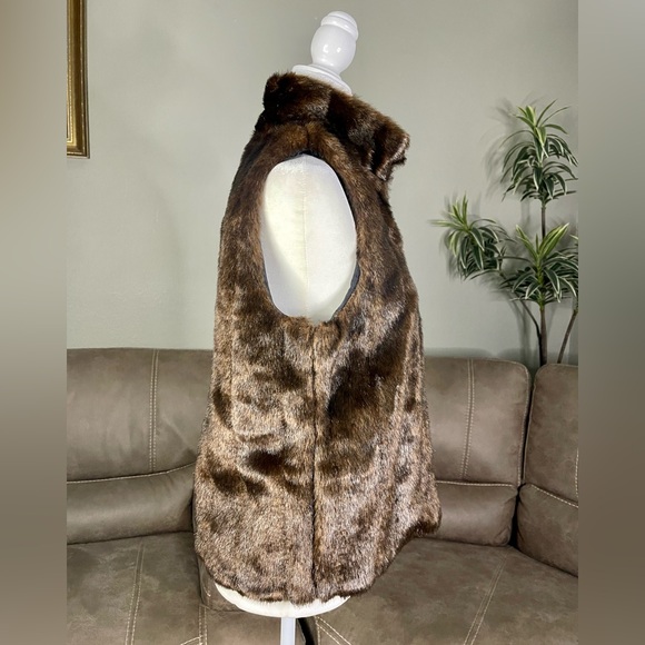 Jones New York Signature Petite Faux Fur Vest Sz PM - Picture 7 of 16